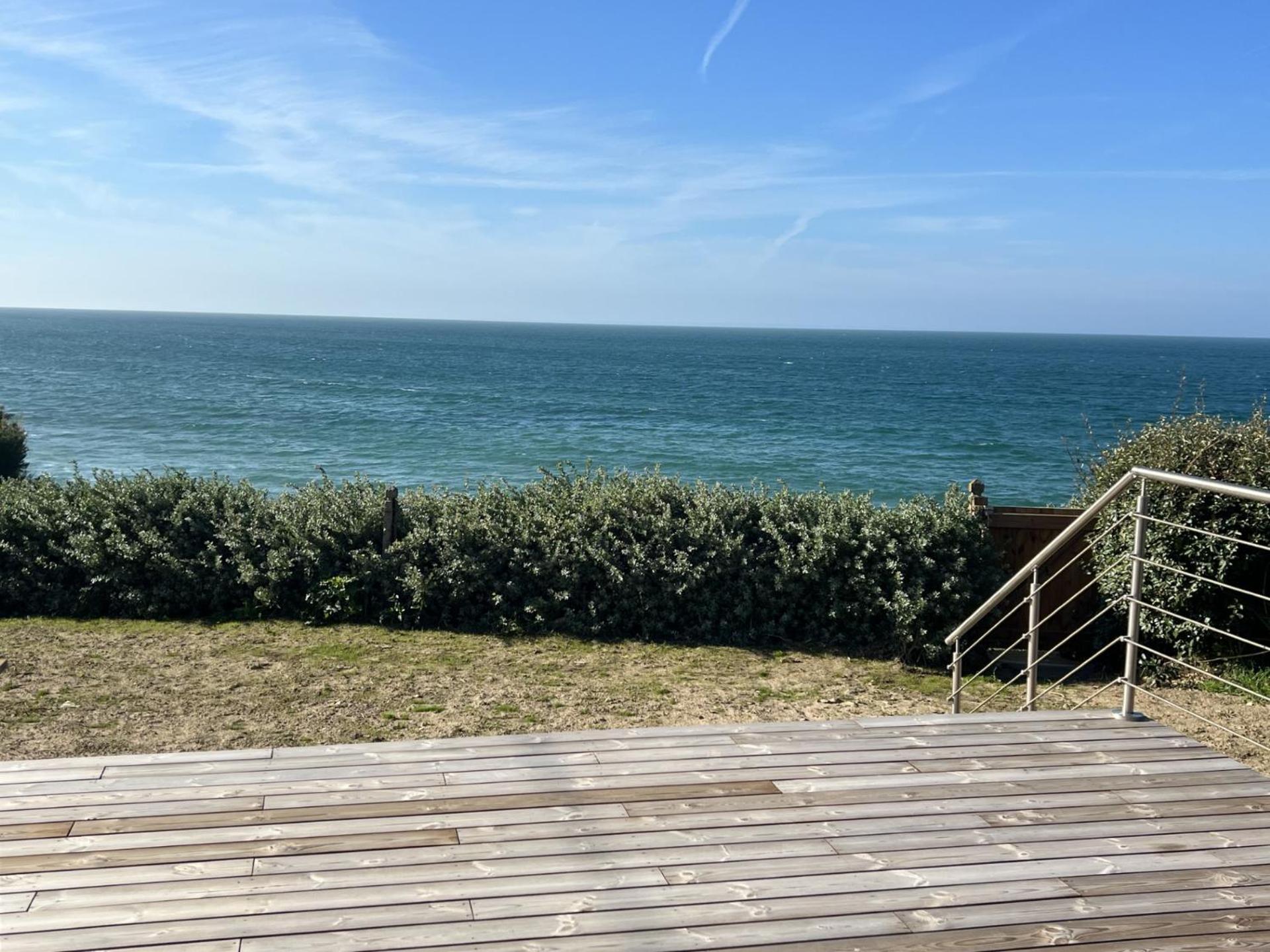 Villa Le Bruit Des Vagues Les Pieux Esterno foto