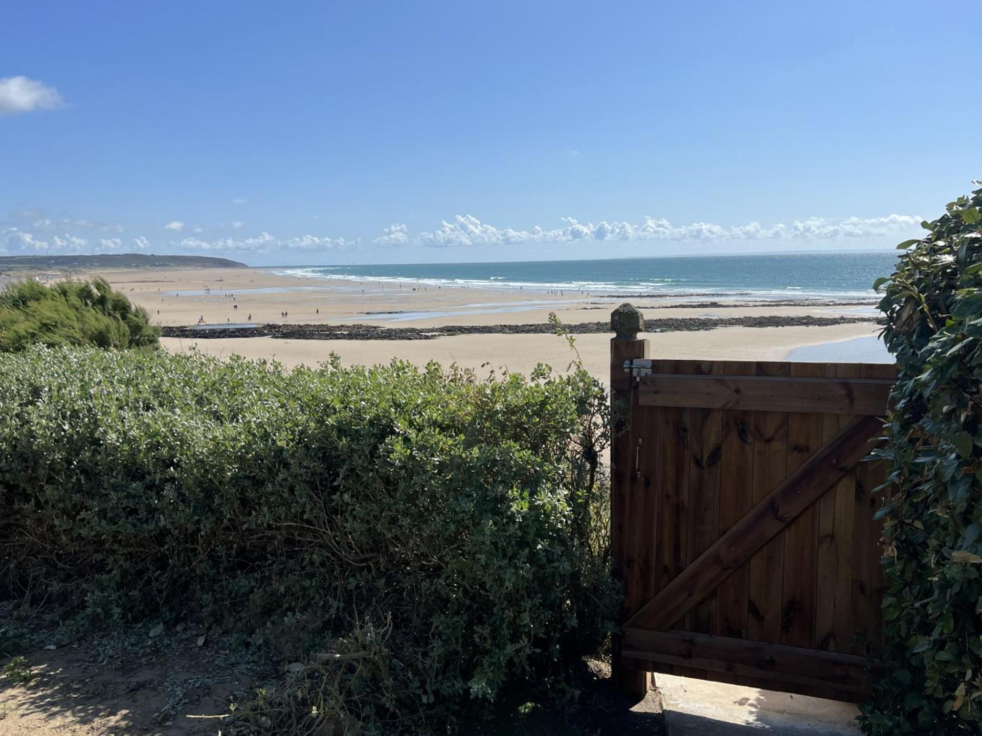 Villa Le Bruit Des Vagues Les Pieux Esterno foto